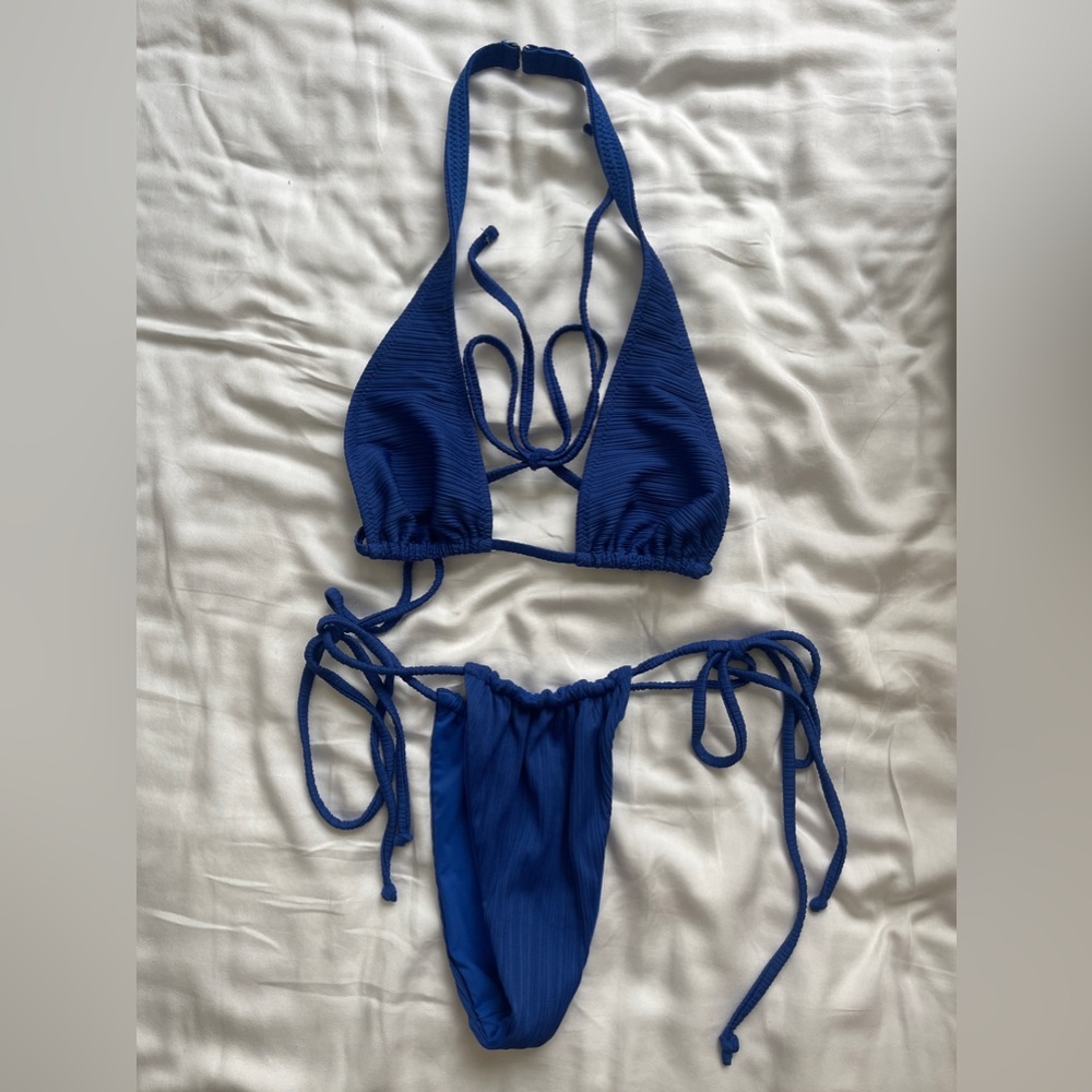 frankie’s bikini set